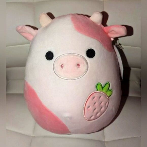 Squishmallows Reshma 8inch Pink Strawberry Cow Hot Topic Plush - Missing Ear Tag - Picture 1 of 1